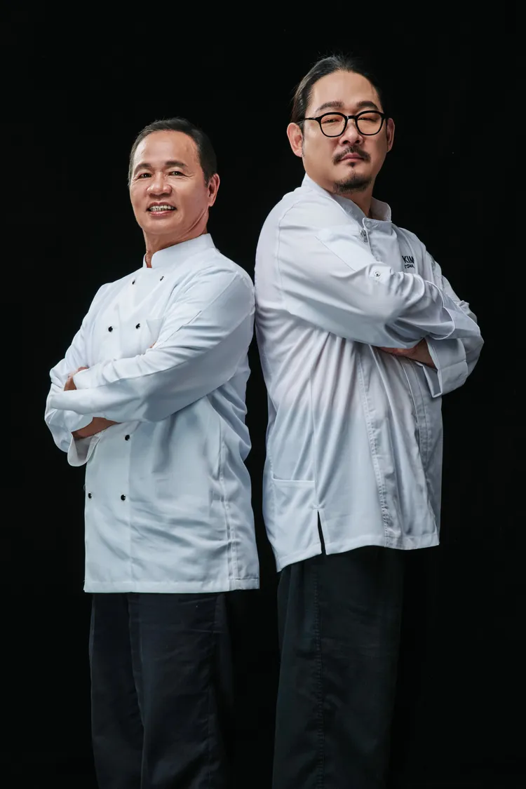 台灣宴席文化代表林明燦（阿燦師），攜手韓國星級主廚金度潤，首度在微風展開跨國雙主廚合作。業者提供
