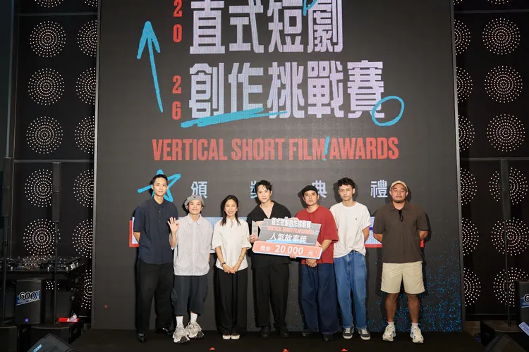 喜鵲娛樂創辦人林有慧頒發人氣故事獎。拍手Clappin提供 
