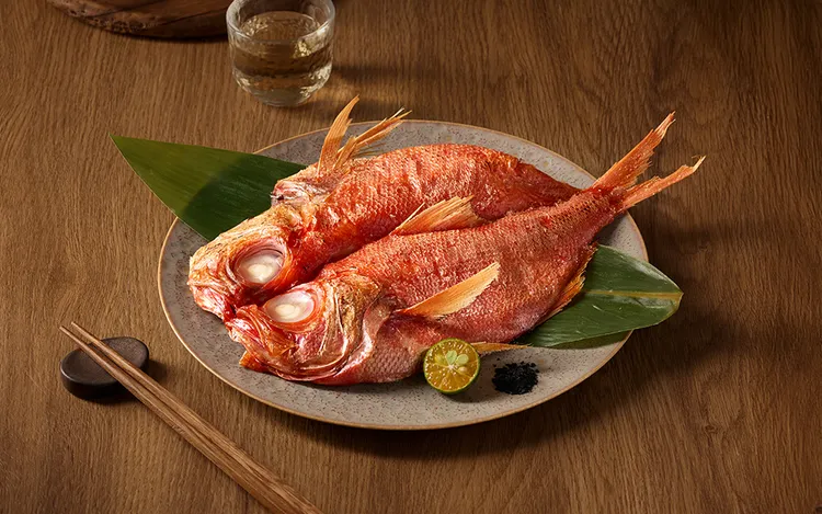 「阪前」同步推出季節旬味限定加購料理，日本金目鯛一夜干加購價468元。王品集團提供