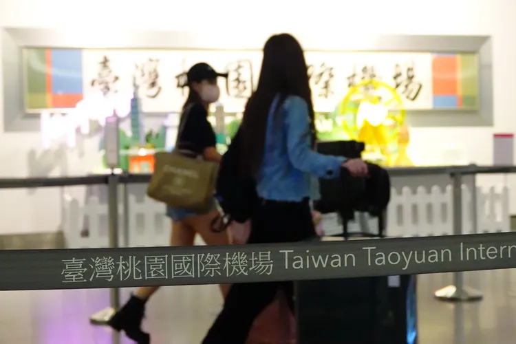 伊波拉病毒感染後會出現發燒症狀，絕大部分可於機場篩檢出來。資料照