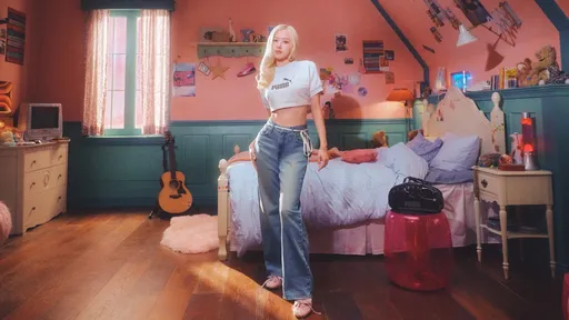 PUMA把「Rosé風」注入SPEEDCAT　女神踩粉色緞面鞋太美
