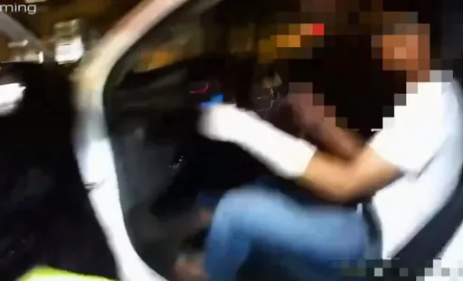 板橋男違停遇盤查「抓頭裝無辜」下秒踩油門逃逸！　警追6小時跨區逮人扣刀毒