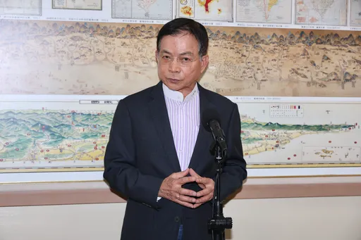 批綠普發1萬「剽竊藍軍政見」　賴士葆酸：「多加4個字」就沒事