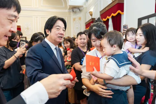 賴清德再喊明年發5000元成長津貼　政院擬不副署藍白《未來帳戶》
