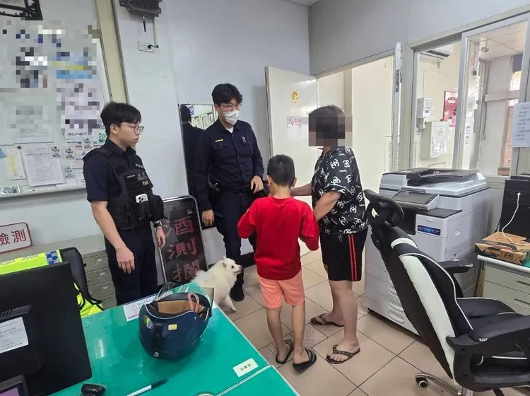 祖孫團圓。大園警分局提供