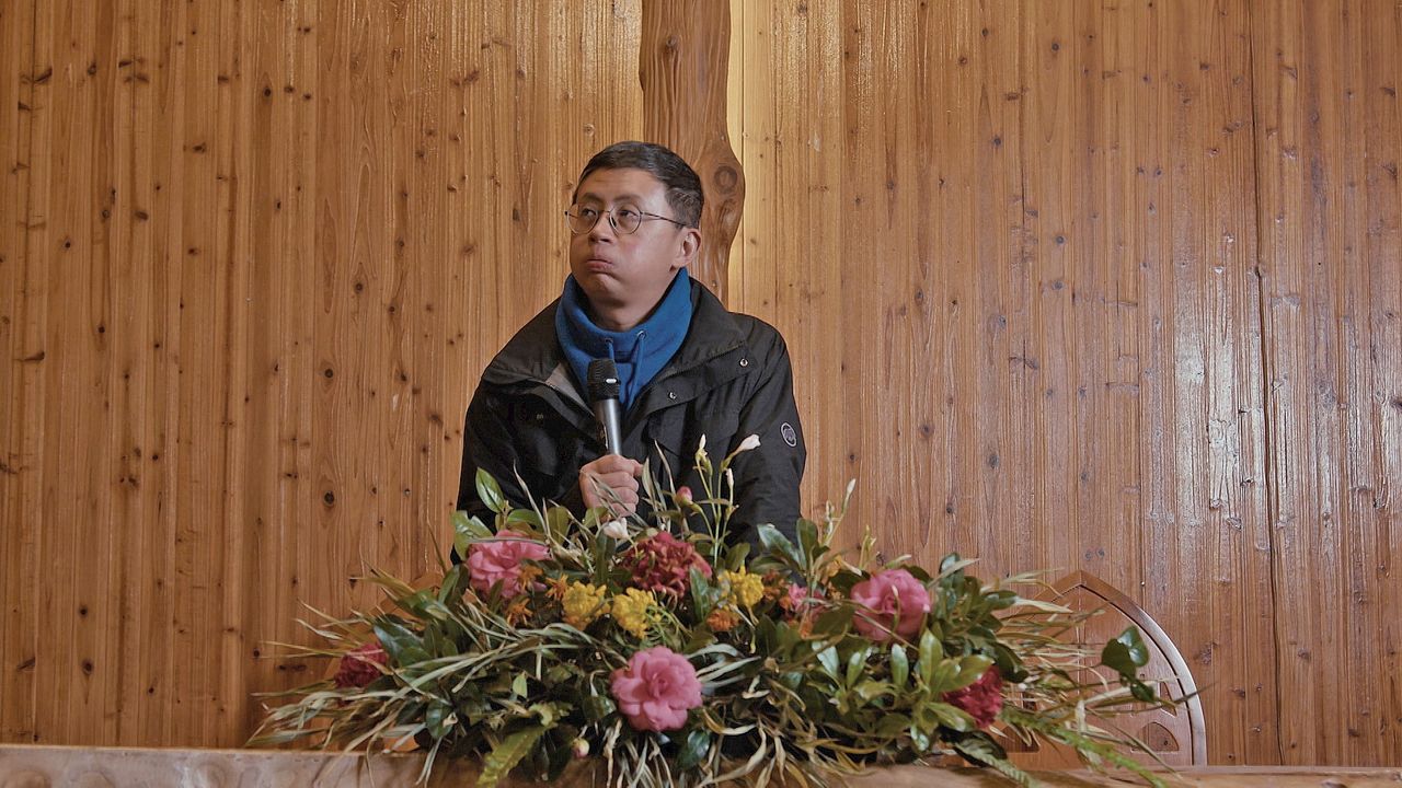生前告別式逼出真心話 迪拉談呱吉情緒潰堤