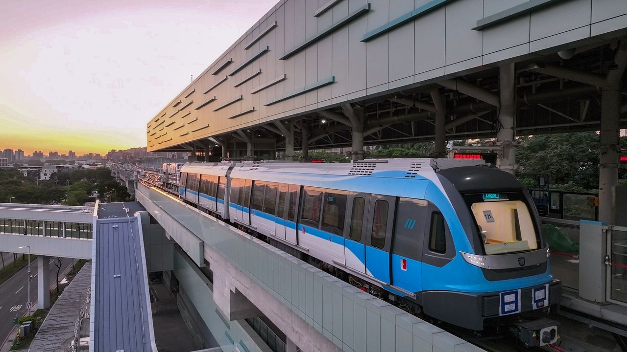 三鶯線讓板南線超載?北捷祭6部加班車、增站立空間