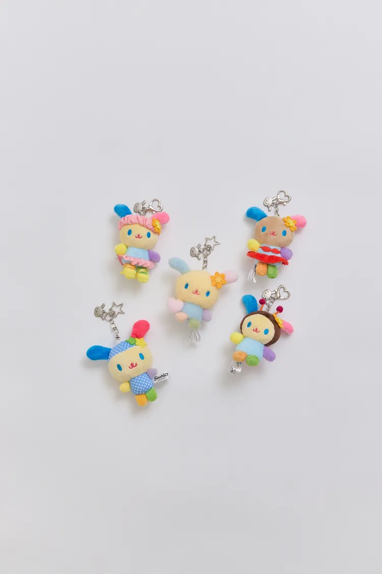 mini matters花小兔娃娃吊飾，各680元。品牌提供