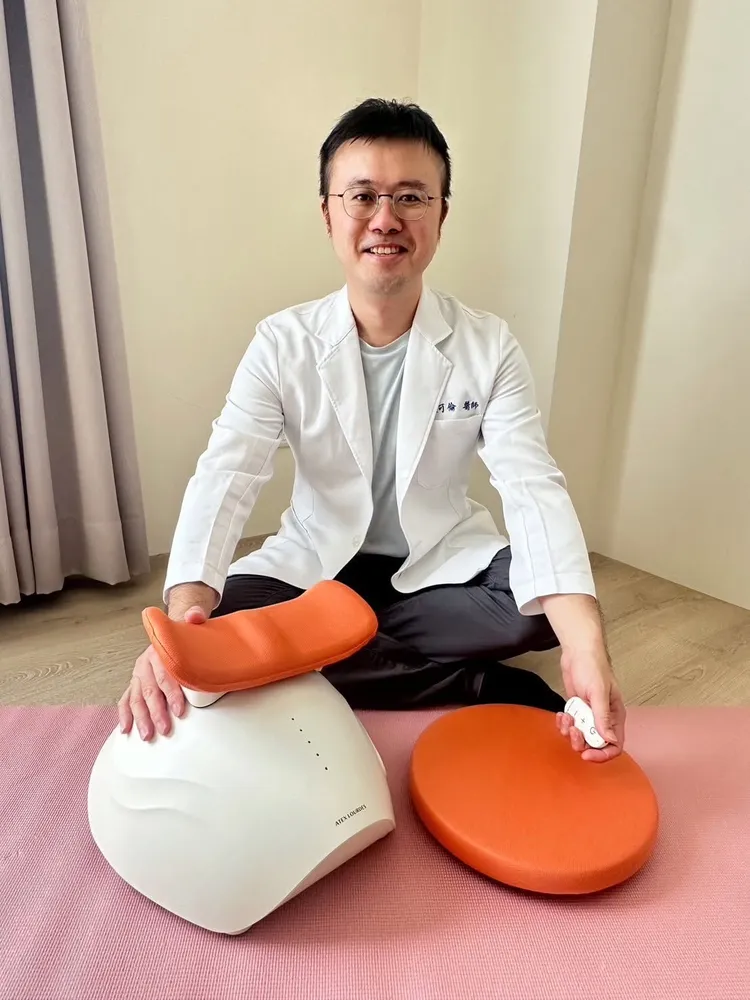 骨科醫師嚴可倫說，肌腱斷裂與五十肩可能同時發生。翻攝嚴可倫臉書