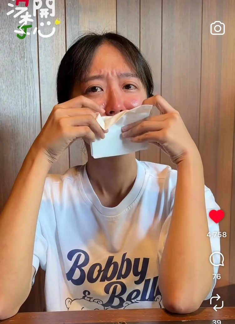 洪詩哭到上氣不接下氣。翻攝自李運慶IG