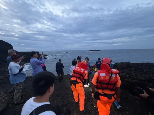 蘭嶼坦克岩傳釣客落海失蹤　陸海空搜救中