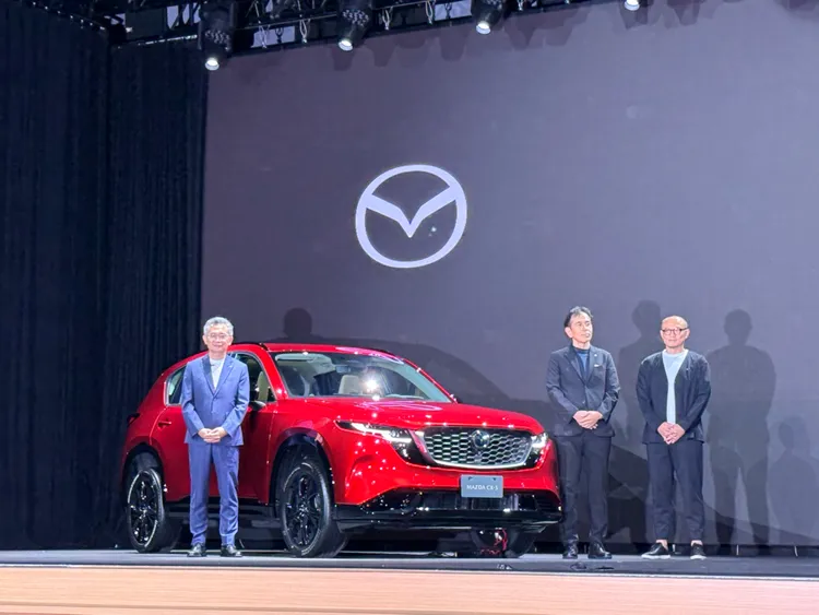 全新大改款Mazda CX-5一次端出四個等級，分別是25S AWD Elite、25S AWD Exclusive、25S AWD Premium及25S AWD Premium Plus，全車系都配備i-ACTIV AWD智慧型四輪驅動是最大亮點。林浩昇攝