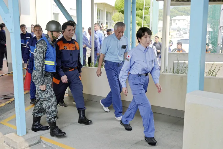 高市早苗視察熊本地震災區，卻招致不少批評。路透社