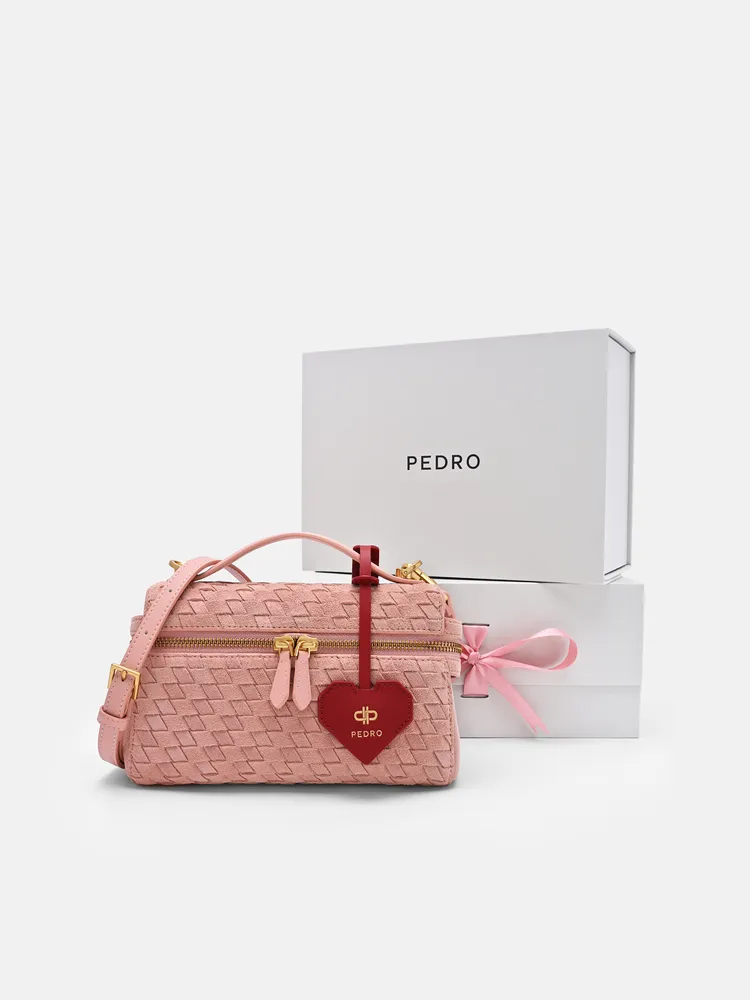 PEDRO七夕限定Alyssa麂皮編織單肩包禮盒，4590元。品牌提供