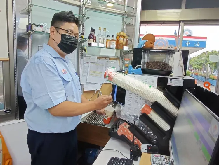 中油養生茶飲主打「低調、簡單、健康賣」。許麗珍攝
