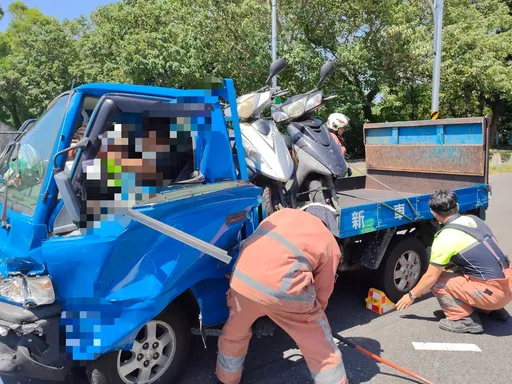 新竹市景觀大道和客雅大道路口2車碰撞　3人受傷送醫