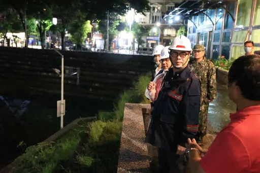 真是緊緊緊！陳其邁1天10勘災行程  還視訊向中央爭取防汛經費及災損補助
