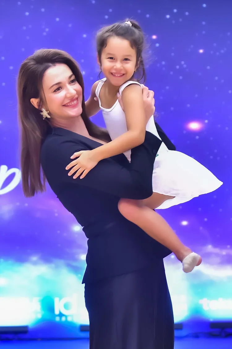 瑞莎和小女兒Mila。瑞星韻律體操協會提供