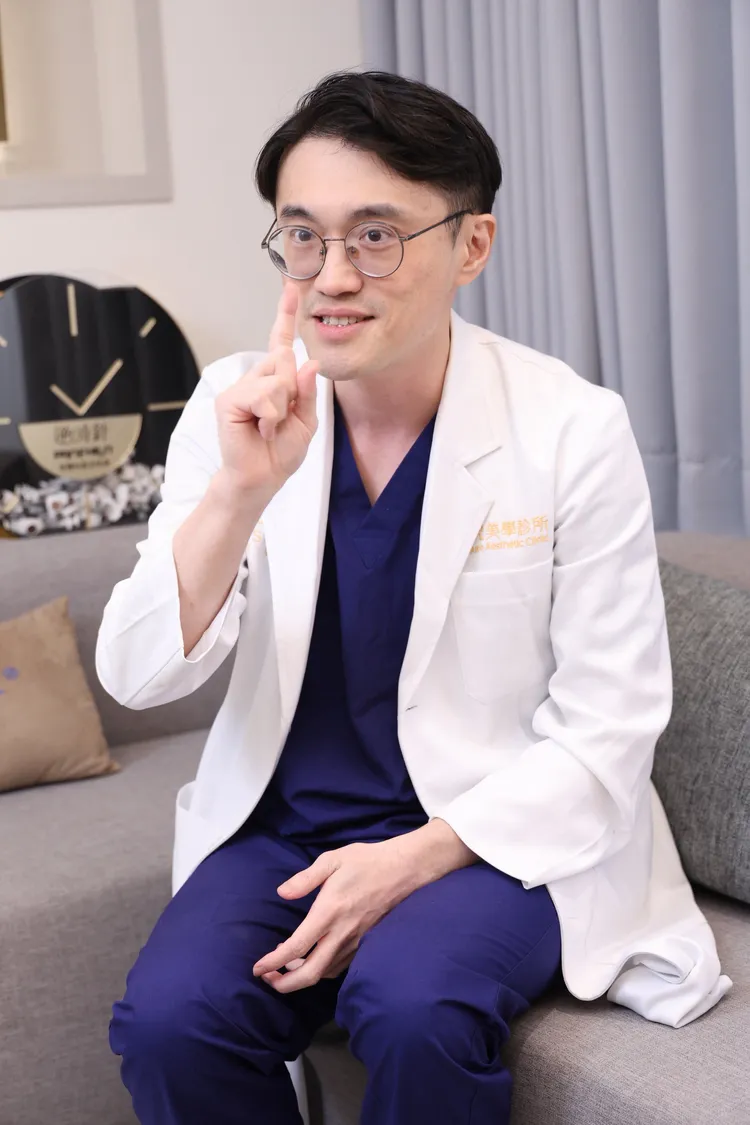 楊仕安醫師分享逆時針擁有平替平無法取代的NAHYCO專利技術。莊宗達攝