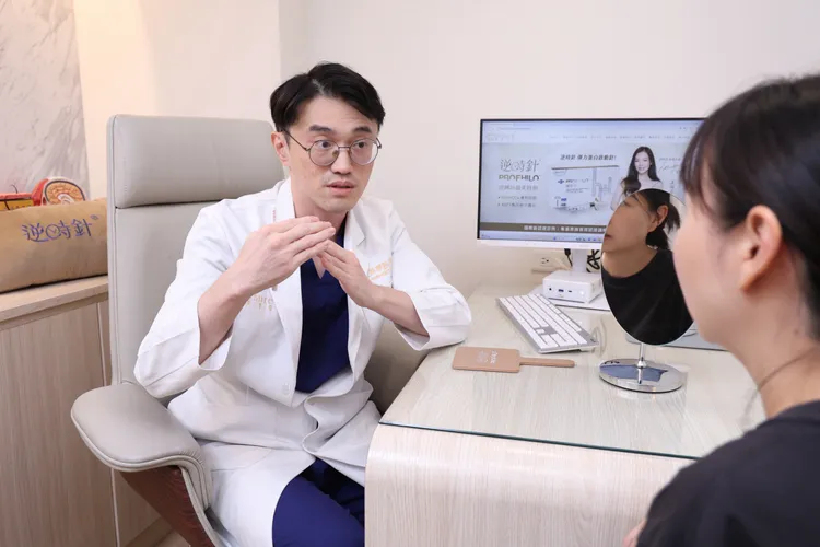 楊仕安醫師問診畫面。莊宗達攝