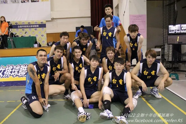 排球國手李佳軒曬出過去球隊合照。翻攝自李佳軒IG
