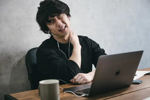 腦袋像卡住、常忘東忘西？醫師提醒：未必是失智　可能是大腦過勞在求救