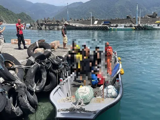 一天2起救援！蘇澳烏岩角7遊客扭傷、中暑一度受困