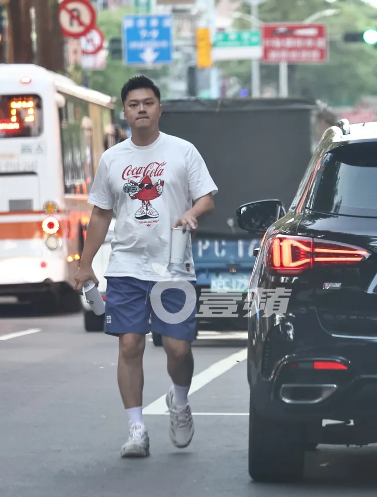 男友晨泓軍從事食品業，和林采緹合資開海南雞餐廳。特勤中心攝