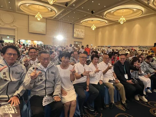 民眾黨7週年　盧秀燕同框柯文哲：藍白合堅定前行