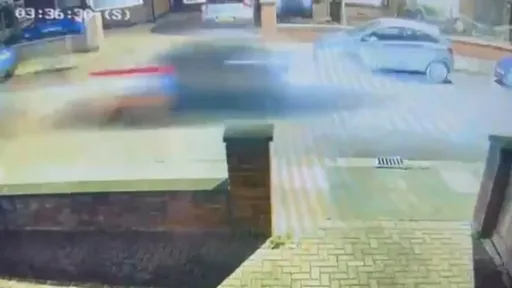 轎車逆向對撞警車　2警與5青少年都當場死亡