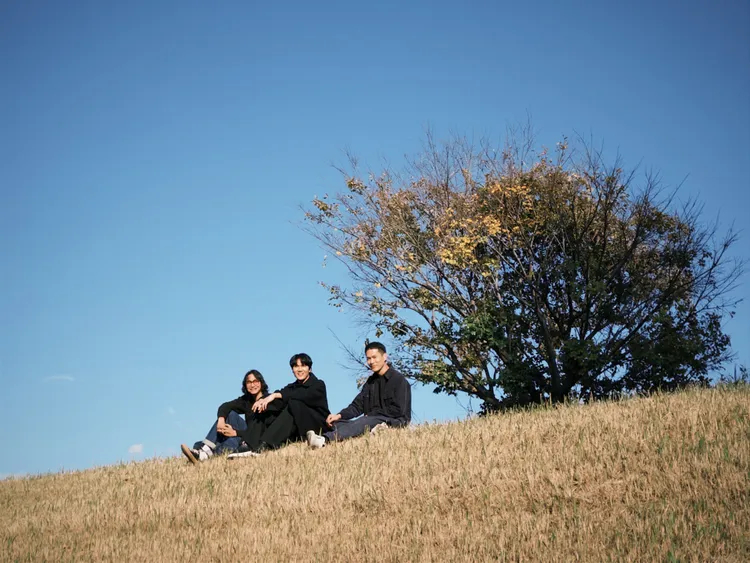 宇宙人遠赴東京錄音，捕捉樂團最直接的聲音與情緒。相信音樂提供