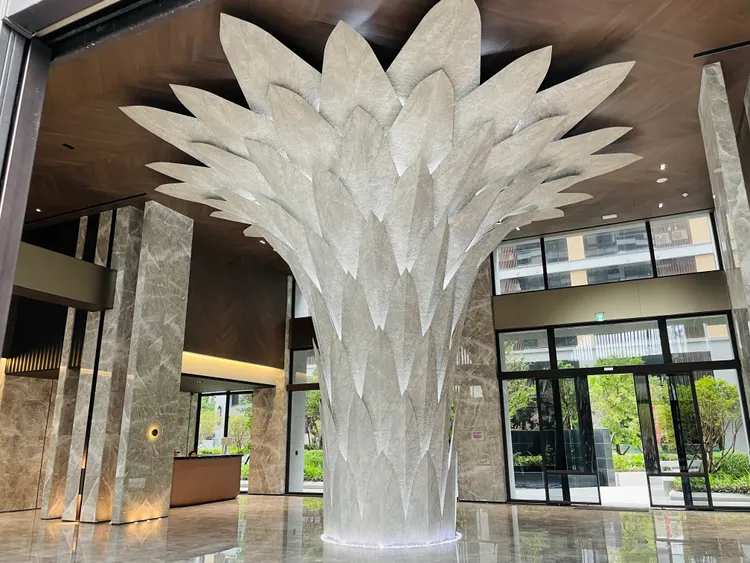 「研森」大廳打造《府城最美之花》公設藝術裝置。資料照片