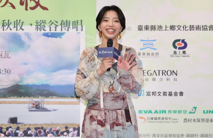 洪佩瑜首度參演池上秋收稻穗藝術節演出，預告將帶媽追星張信哲。莊宗達攝