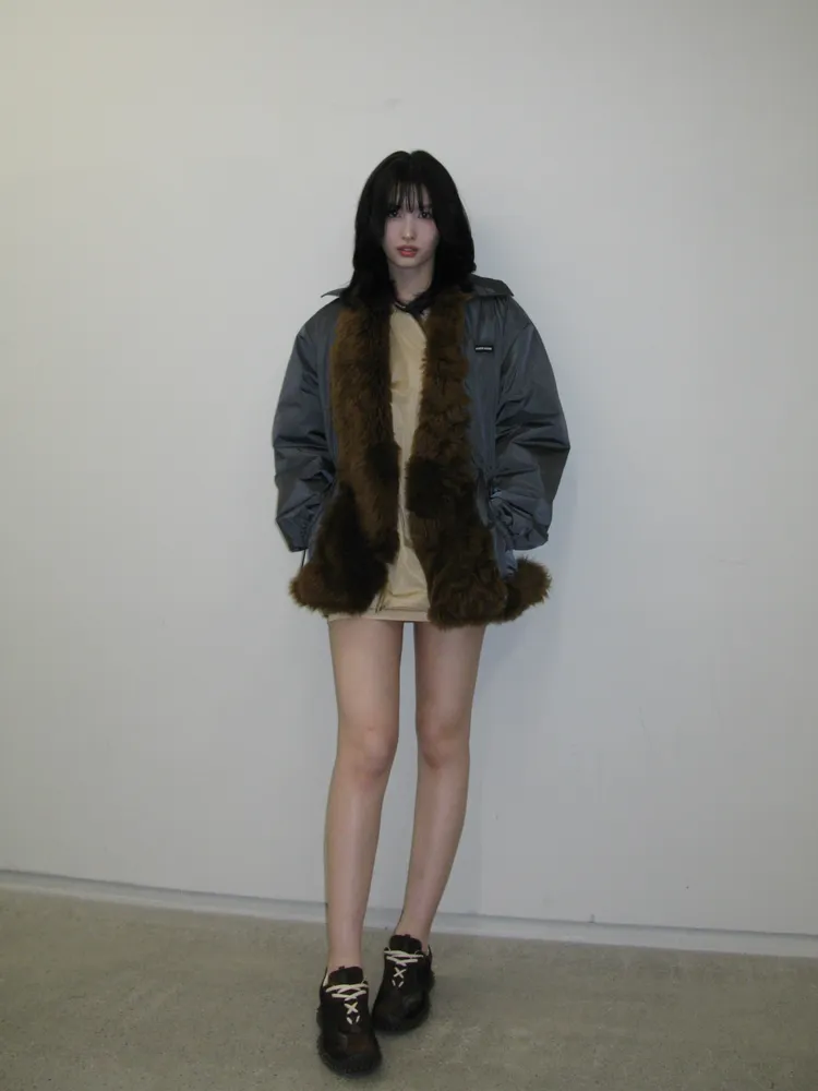 TWICE成員Ｍomo穿上Miu Miu最新Bubble鞋款。翻攝IG