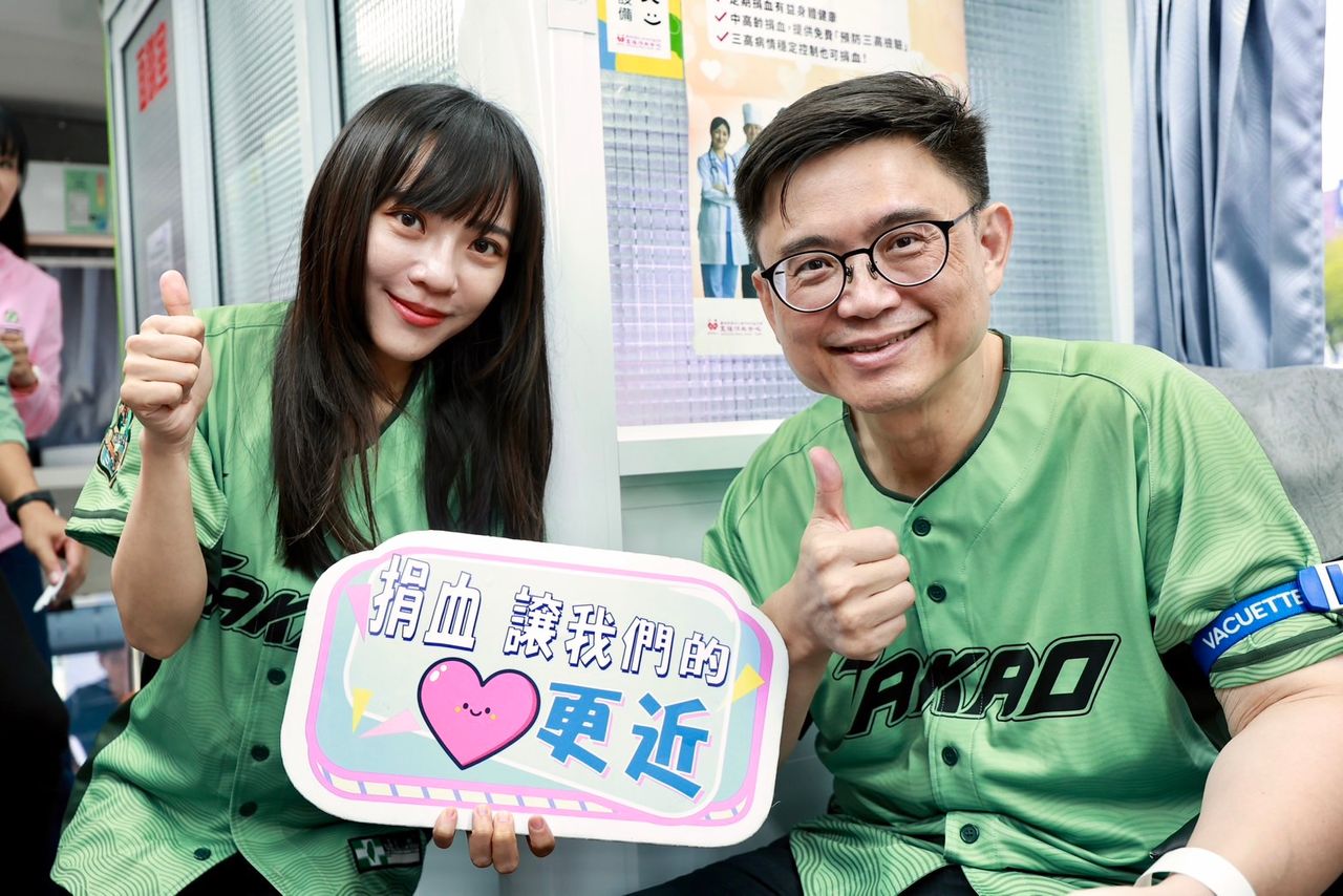 暑期血庫拉警報!民進黨高雄市黨部主委黃捷、賴瑞隆號召各界響應捐血