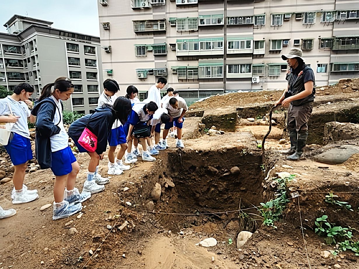 親手挖掘2500年前史前文明!十三行博物館推考古田野學校 古蹟日再邀親子走進真實遺址