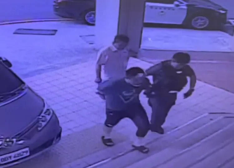 警方制伏嫌犯帶回警所。翻攝畫面