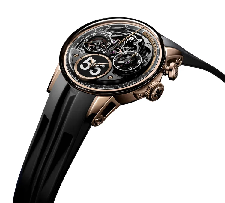Louis Moinet TIME TO RACE FLASH計時腕錶，40.7mm，18K紅金錶殼，黑色與編織碳纖維錶盤，預成型橡膠錶帶，LM96自動上鍊機芯，動力儲存48小時，防水深度50米，限量每種幸運數字全球獨一無二，195萬元。品牌提供