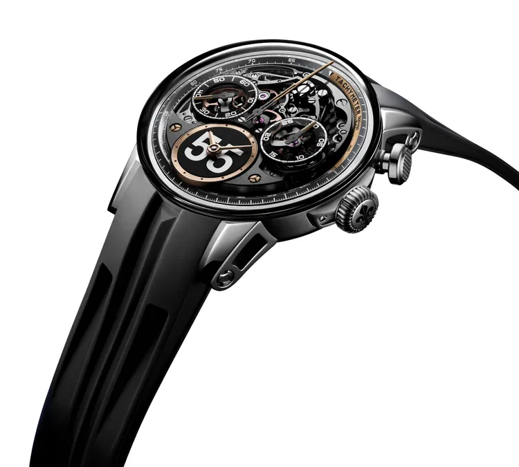 Louis Moinet TIME TO RACE FLASH計時腕錶，40.7mm，5級鈦金屬錶殼，黑色與編織碳纖維錶盤，預成型橡膠錶帶，LM96自動上鍊機芯，動力儲存48小時，防水深度50米，限量每種幸運數字全球獨一無二，105萬元。品牌提供