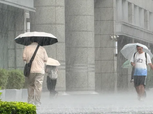 下週天氣更不穩定！雨區擴大到週末　熱帶擾動最新狀況曝
