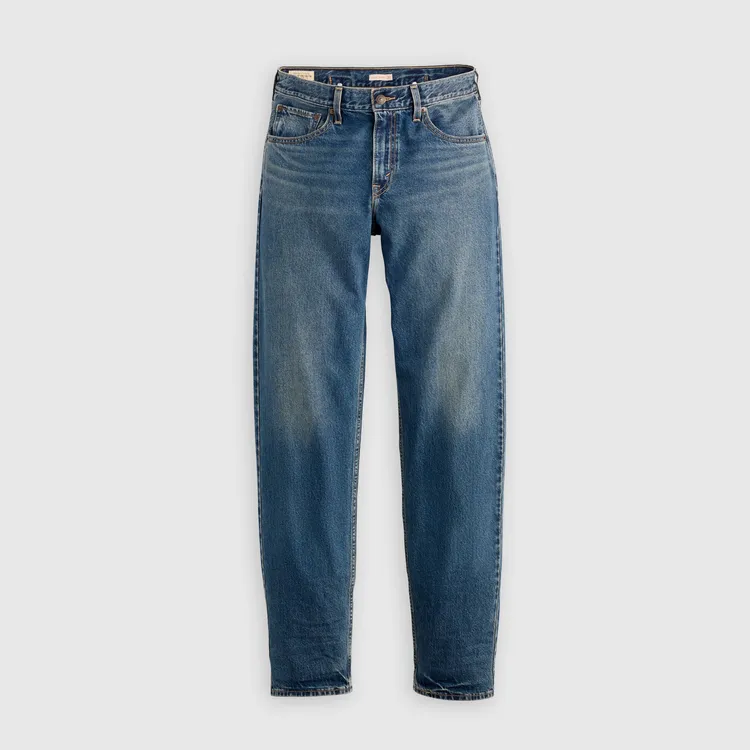 Levi’s® Loose Taper寬鬆錐形丹寧褲（深藍刷黃），4390元。品牌提供