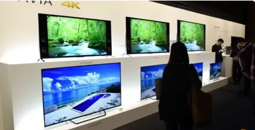 面板雙虎轉型！群創、友達賣廠退出規模戰　牽動全球面板供需版圖