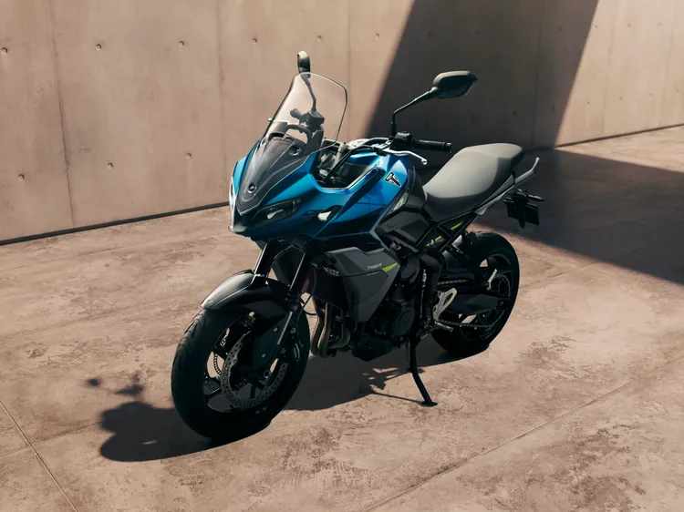全新Tiger Sport 660重新設計車頭與前端整流罩，在強化視覺份量感的同時，也提升高速與長途騎乘時的風阻防護能力。業者提供
