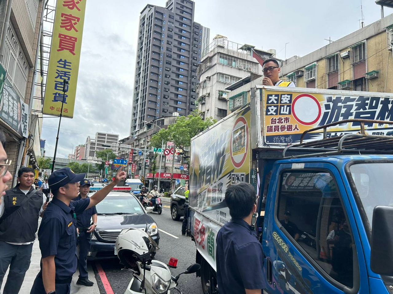 游智彬稱為「川伯」討公道 「蛋洗」張志豪服務處當場遭逮捕