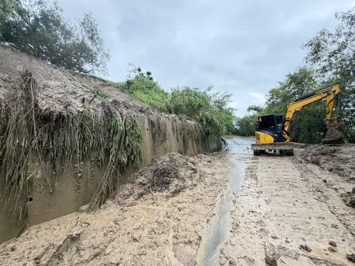 高雄豪大雨！田寮月世界邊坡坍方搶通　觀音山土壤含水量高仍封閉