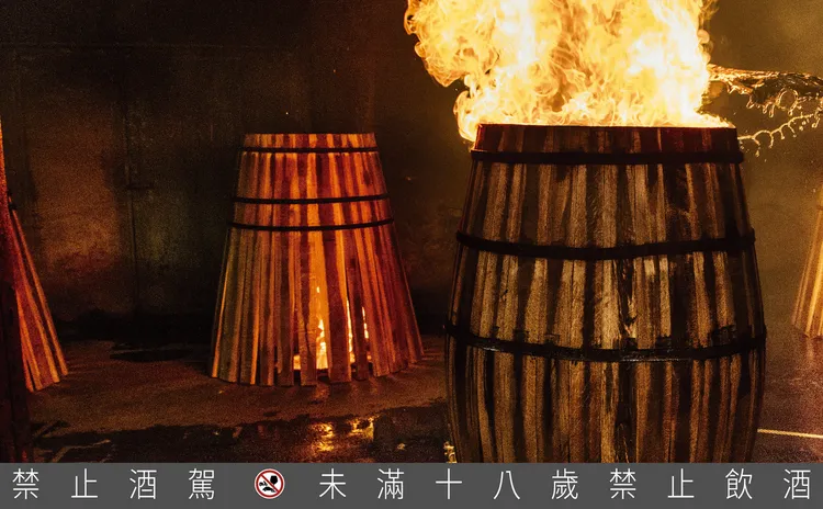麥卡倫於自家製桶廠，橡木歷經烈火與冷水淬鍊，徹底改變橡木結構，打造最高品質的橡木桶。業者提供