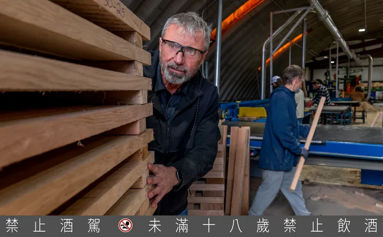 麥卡倫堅持自然風乾，使橡木在兩年的時光中，慢慢淬鍊熟成，以確保威士忌的風味。業者提供