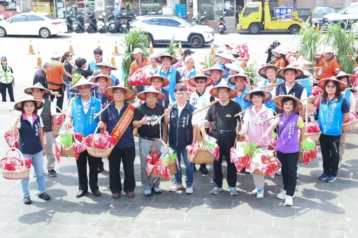 傳承兩百餘年客庄信仰！全國義民祭竹縣啟動　楊文科挑擔奉飯祈福