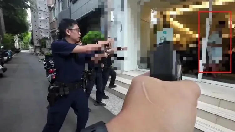 警方開槍射傷逞凶的林姓教授。翻攝畫面