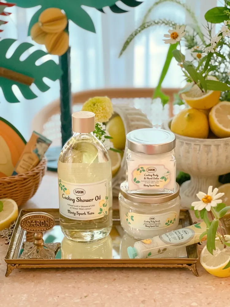 沁柚莫西多沐浴油，300ml／1080元、500ml／1380元；身體磨砂膏，320g／1580元；保濕護手身體凝凍，30ml／480元、200ml／1580元。品牌提供